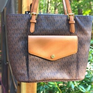 Michael kors hand purse